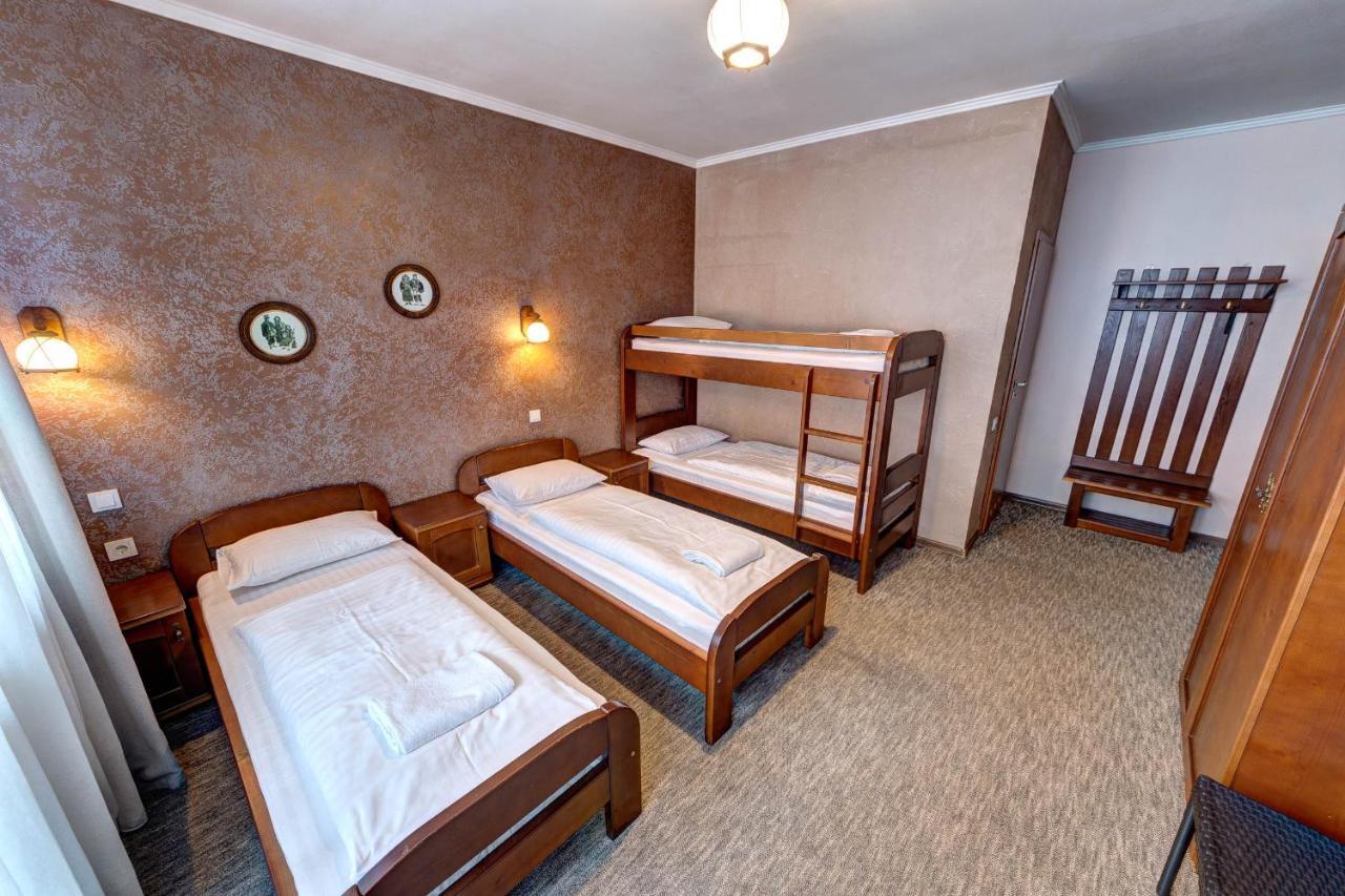 Hotel Gutsulia 부코벨 외부 사진